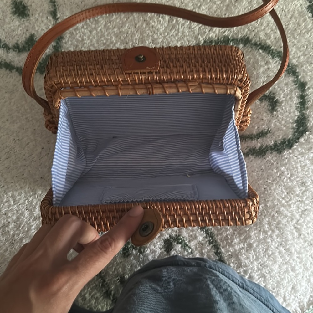 Picnic Basket Purse - Picture 2 of 2